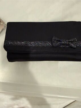 The Body Shop Gold Metallic Brush Roll 4 Brushes plus beautiful case NEw
